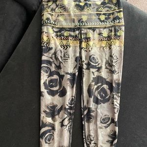 Teeki rose print long leggings